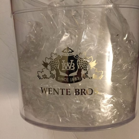 Wente Bros Plastic Top Hat Champagne Ice Holder with 2 Plastic Flutes - Picture 8 of 9